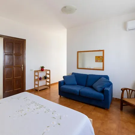 Belvedere Sul Mare 住宿加早餐酒店 夸尔图-圣埃莱娜